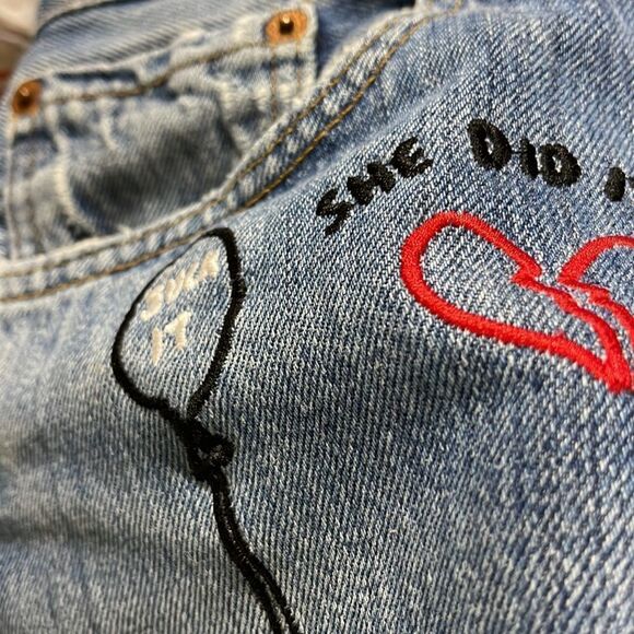 REDONE Reformation Vintage Levi’s embroidered high rise jean shorts size 26 NWT - Picture 11 of 14